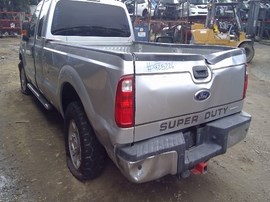 2015 FORD F250SD, SILVER, XLT MODEL. EXTD CAB, 6.2L, FLEX AT 2WD.  F25226